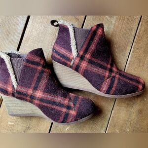 Toms bootie red and black size 7